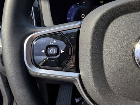 Used 2025 Volvo XC60 B5 Plus image 14