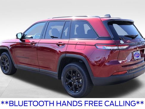 Used 2024 Jeep Grand Cherokee Altitude RWD image 19