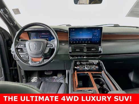 Used 2023 Lincoln Navigator Reserve image 23