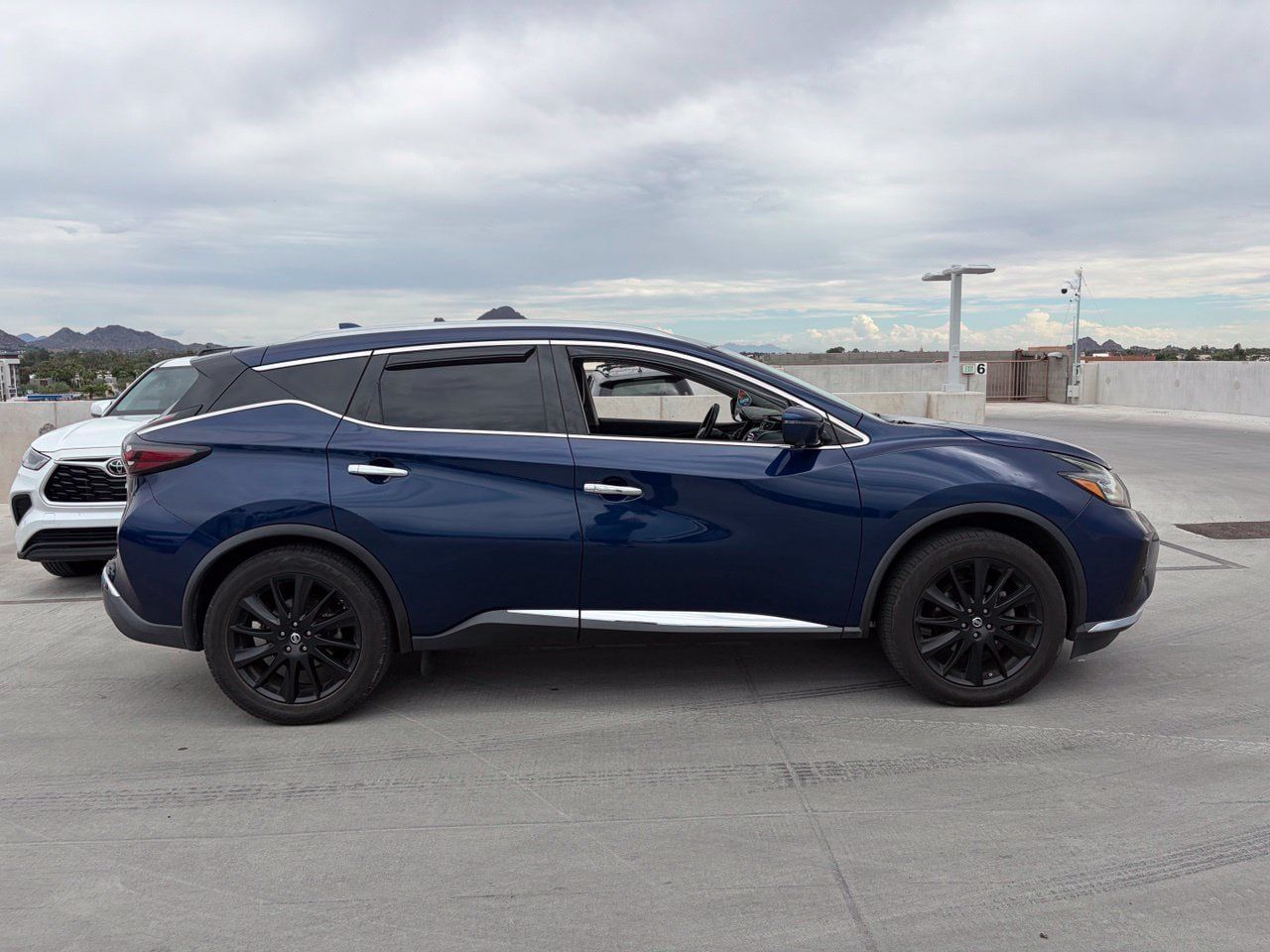 Used 2019 Nissan Murano Platinum FWD image 3