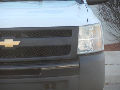 Used 2012 Chevrolet Silverado 1500 W/T RWD image 8