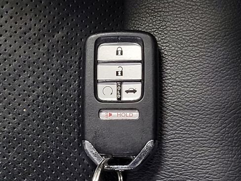 Used 2018 Honda Accord Touring image 32