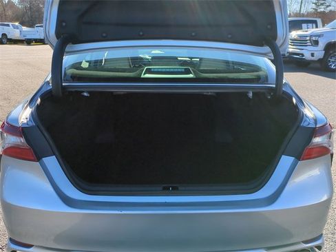 Used 2024 Toyota Camry SE image 22