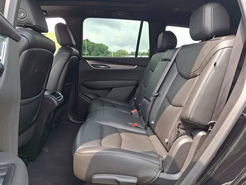 Certified 2024 Cadillac XT6 Luxury AWD/4WD image 8