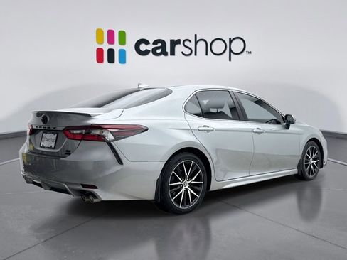 Used 2023 Toyota Camry SE image 5