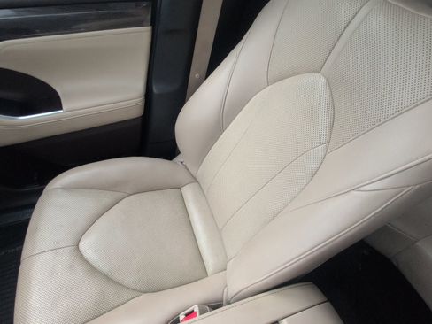 Used 2020 Toyota Highlander Limited AWD/4WD image 6