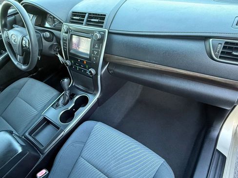 Used 2015 Toyota Camry LE image 32