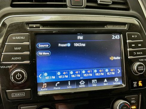 Used 2018 Nissan Maxima Platinum w/ Interior Lighting Package FWD image 21