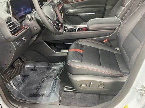 New 2026 Chevrolet Traverse RS w/ LPO, Floor Liner Package image 20