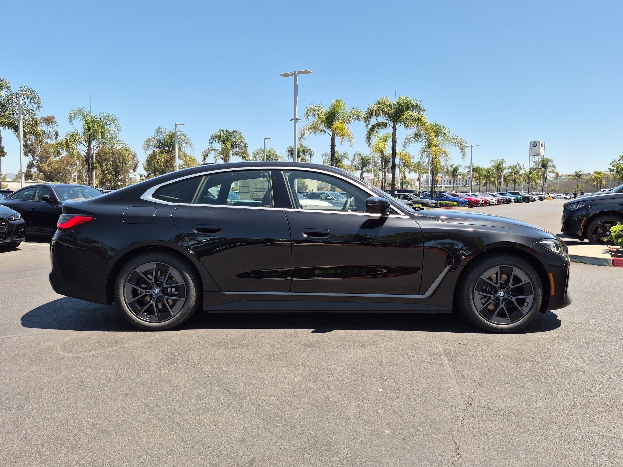 New 2026 BMW i4 eDrive40 w/ Parking Assistance Package RWD image 11