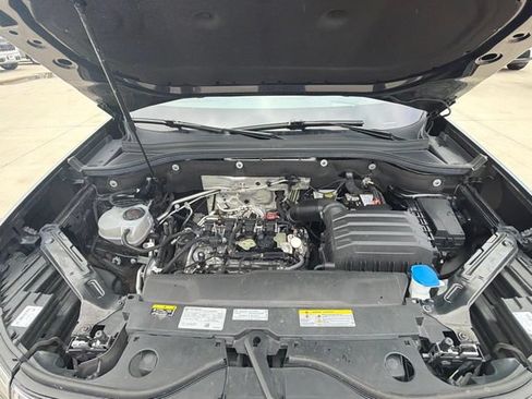 Used 2024 Volkswagen Atlas SEL Premium R-Line AWD/4WD image 9