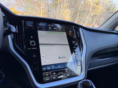 Used 2024 Subaru Outback Premium image 9