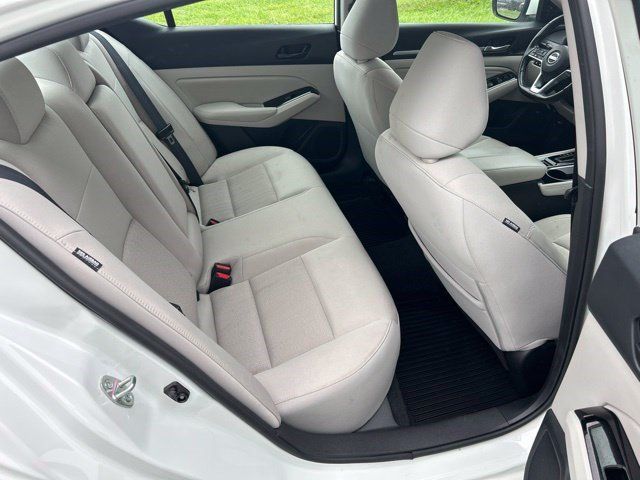 Used 2023 Nissan Altima 2.5 SV w/ SV Premium Package FWD image 47