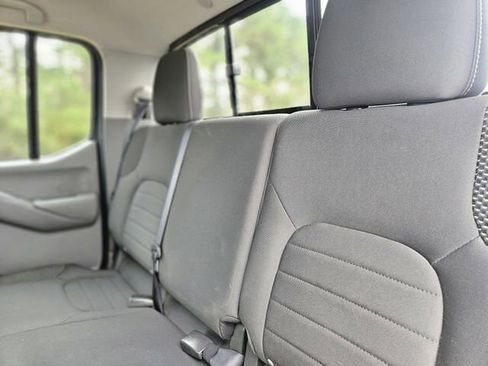 Used 2018 Nissan Frontier SV image 27