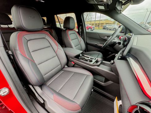 Used 2026 Chevrolet Equinox RS image 16