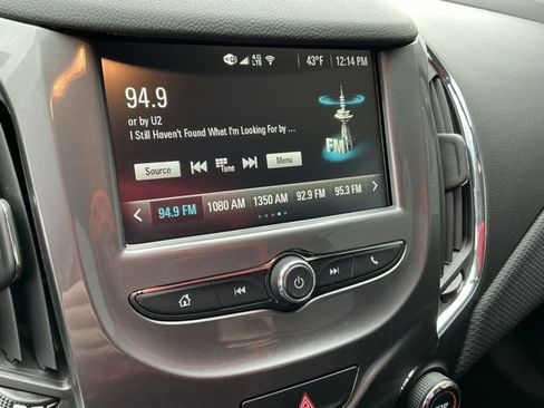 Used 2018 Chevrolet Cruze LT w/ Convenience Package image 22