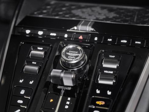 New 2026 Aston Martin DBX S image 34