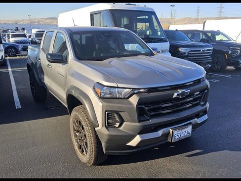 Used 2026 Chevrolet Colorado Trail Boss AWD/4WD image 2