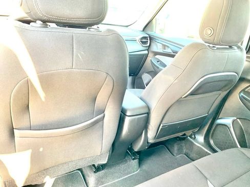 Used 2025 Chevrolet TrailBlazer LT FWD image 15