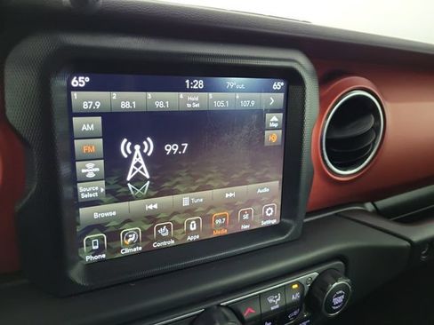 Used 2020 Jeep Wrangler Unlimited Rubicon AWD/4WD image 25