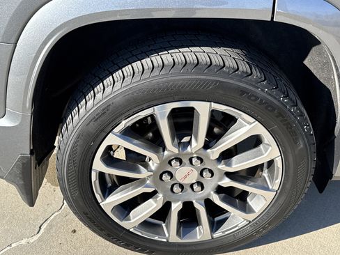 Used 2021 GMC Acadia Denali w/ Denali Ultimate Package image 12