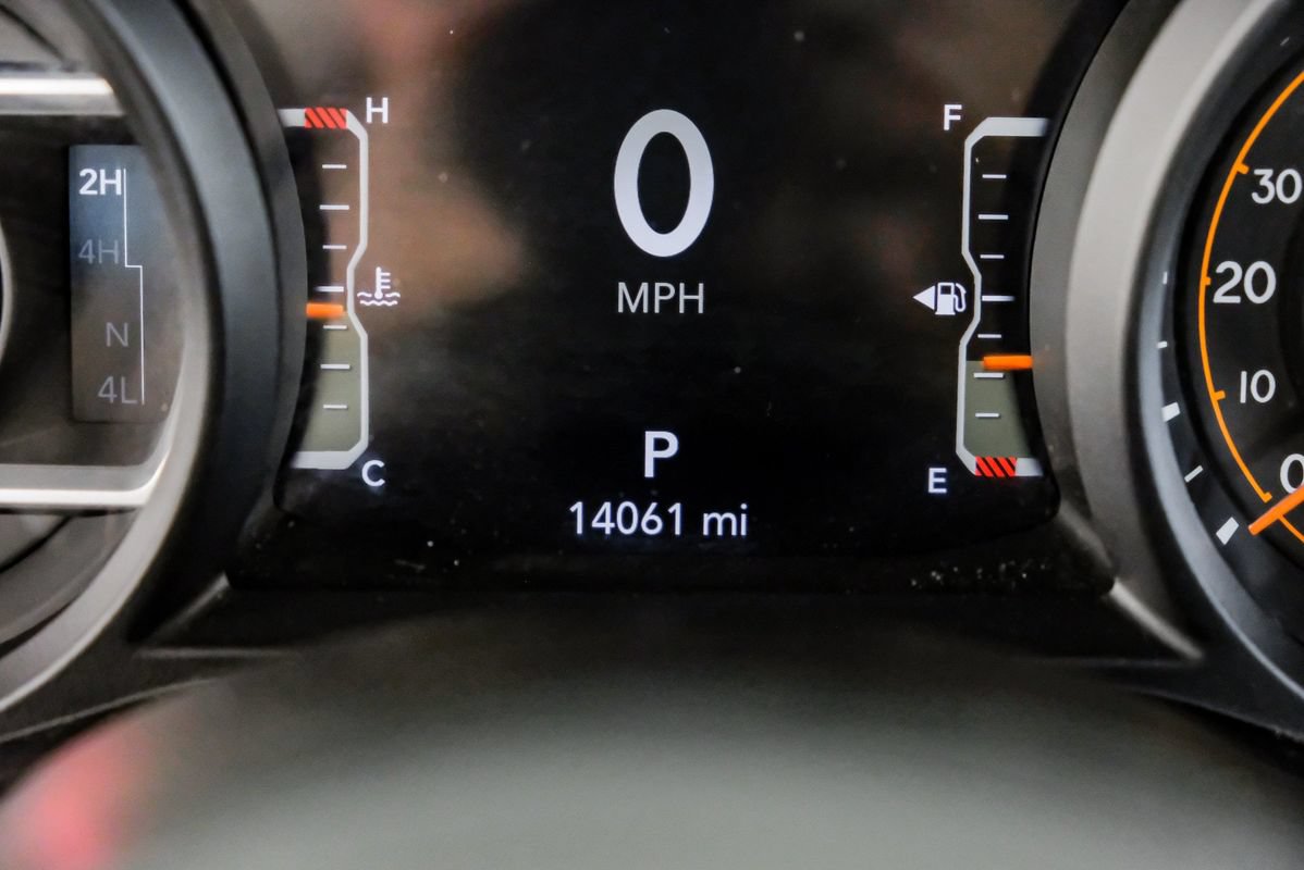 Used 2024 Jeep Gladiator Mojave w/ Convenience Group AWD/4WD image 19