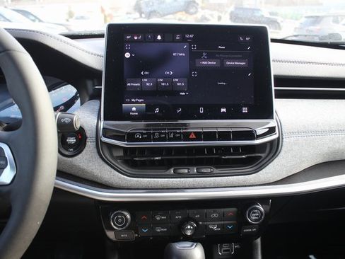 Used 2023 Jeep Compass Latitude w/ Convenience Group image 4