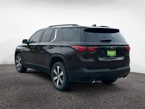 Used 2022 Chevrolet Traverse LT w/ LT Premium Package image 3