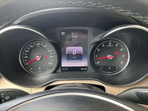 Used 2018 Mercedes-Benz GLC 300 w/ Premium Package image 21