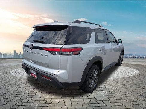 Certified 2025 Nissan Pathfinder SV AWD/4WD image 5