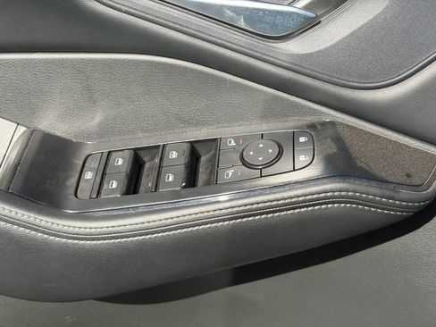 Certified 2025 Nissan Rogue SV image 18