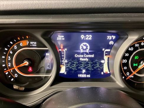 Used 2024 Jeep Wrangler Unlimited Rubicon w/ Technology Group AWD/4WD image 12