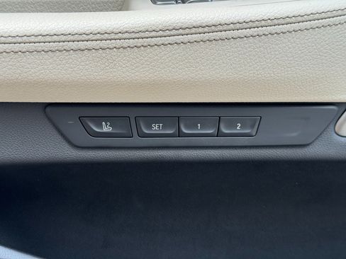 Used 2021 BMW 740i w/ M Sport Package RWD image 18