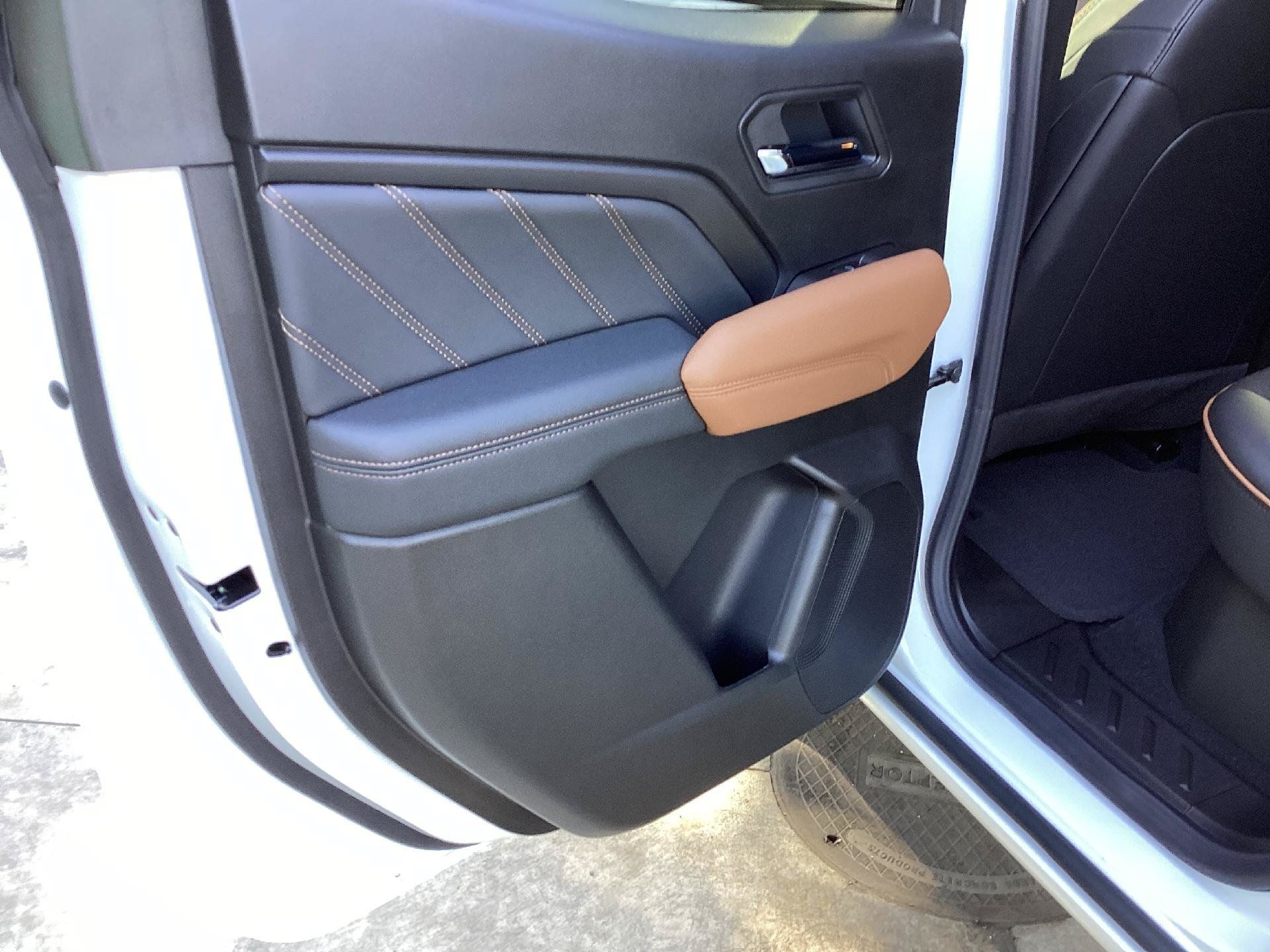 New 2025 GMC Canyon AT4 w/ Nightfall Edition AWD/4WD image 11