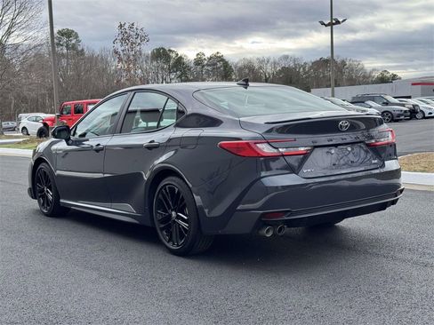 Used 2025 Toyota Camry SE image 23