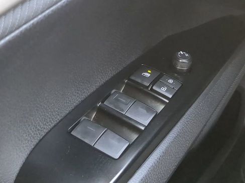 Used 2025 Toyota Camry SE image 26