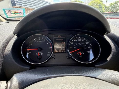 Used 2011 Nissan Rogue S AWD/4WD image 52