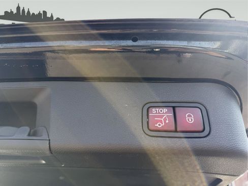 Used 2017 Mercedes-Benz GLE 350 4MATIC image 28