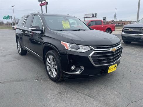 Used 2019 Chevrolet Traverse Premier image 2