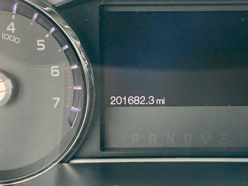 Used 2011 Ford F250 Lariat w/ Chrome Pkg AWD/4WD image 28