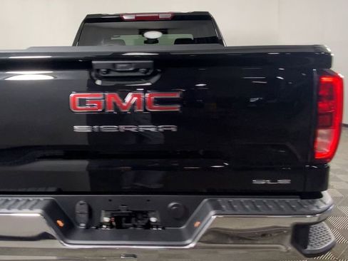 New 2026 GMC Sierra 1500 SLE image 9