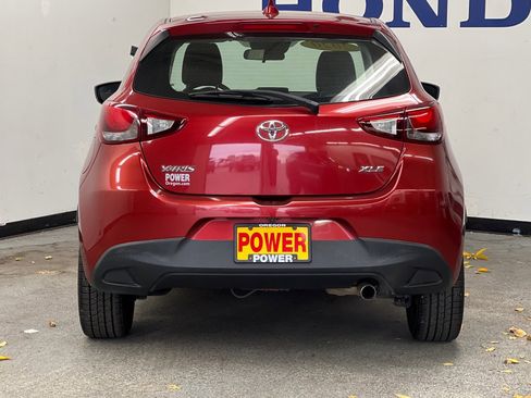 Used 2020 Toyota Yaris XLE image 4