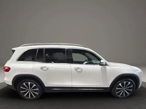 Used 2021 Mercedes-Benz GLB 250 4MATIC image 4