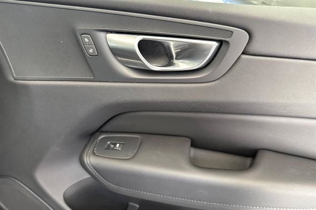 Certified 2024 Volvo XC60 B5 Plus w/ Protection Package Premier AWD/4WD image 18