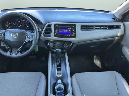Used 2016 Honda HR-V LX image 9