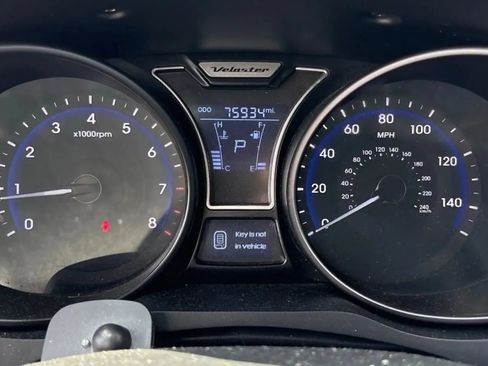 Used 2015 Hyundai Veloster Turbo FWD image 12