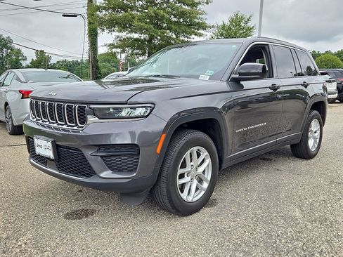 Certified 2023 Jeep Grand Cherokee Laredo X AWD/4WD image 3