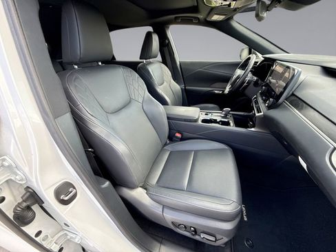 Used 2025 Lexus RX 350 Premium w/ Accessory Package (Z1) FWD image 16