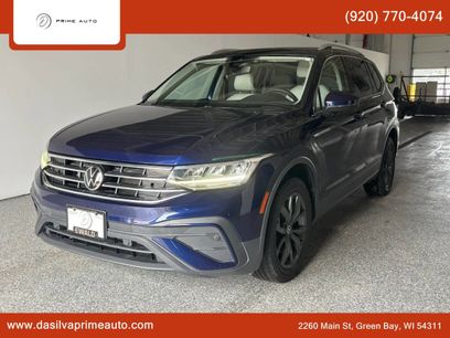 Used 2022 Volkswagen Tiguan SE w/ Panoramic Sunroof Package