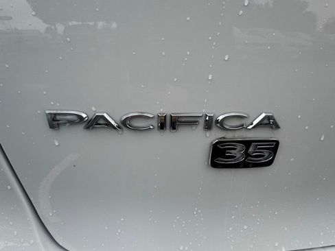 Used 2020 Chrysler Pacifica Touring-L image 9